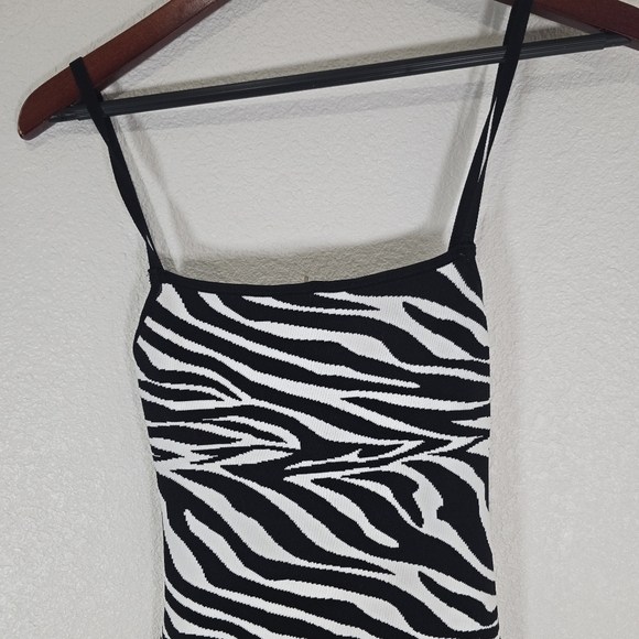 Zara‎ Jacquard Animal Print Zebra Midi Open Back Stretch Knit Dress Size Small - Picture 8 of 13